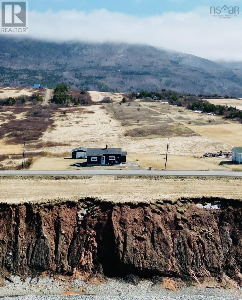 13048 Cabot Trail Road, grand Étang, Nova Scotia