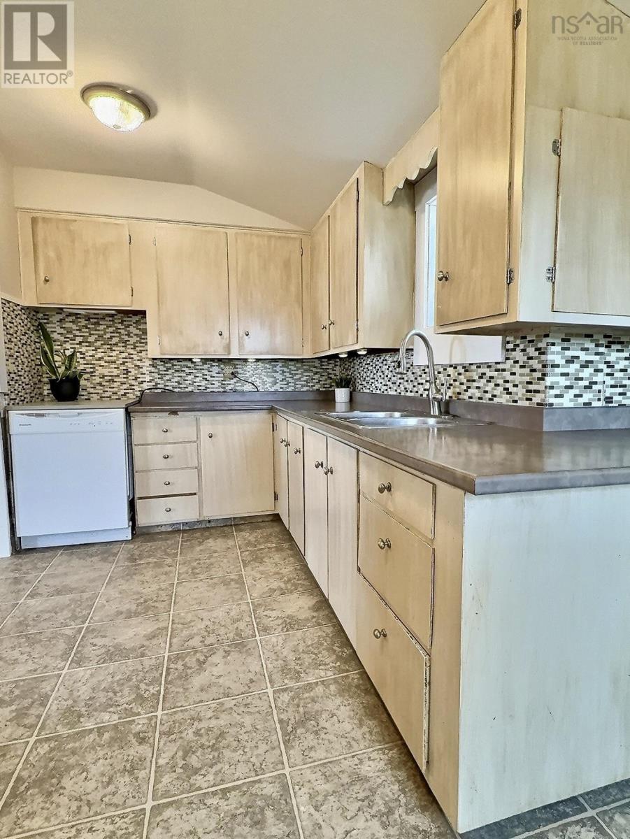 13048 Cabot Trail Road, Grand Étang, Nova Scotia  B0E 1L0 - Photo 16 - 202505548