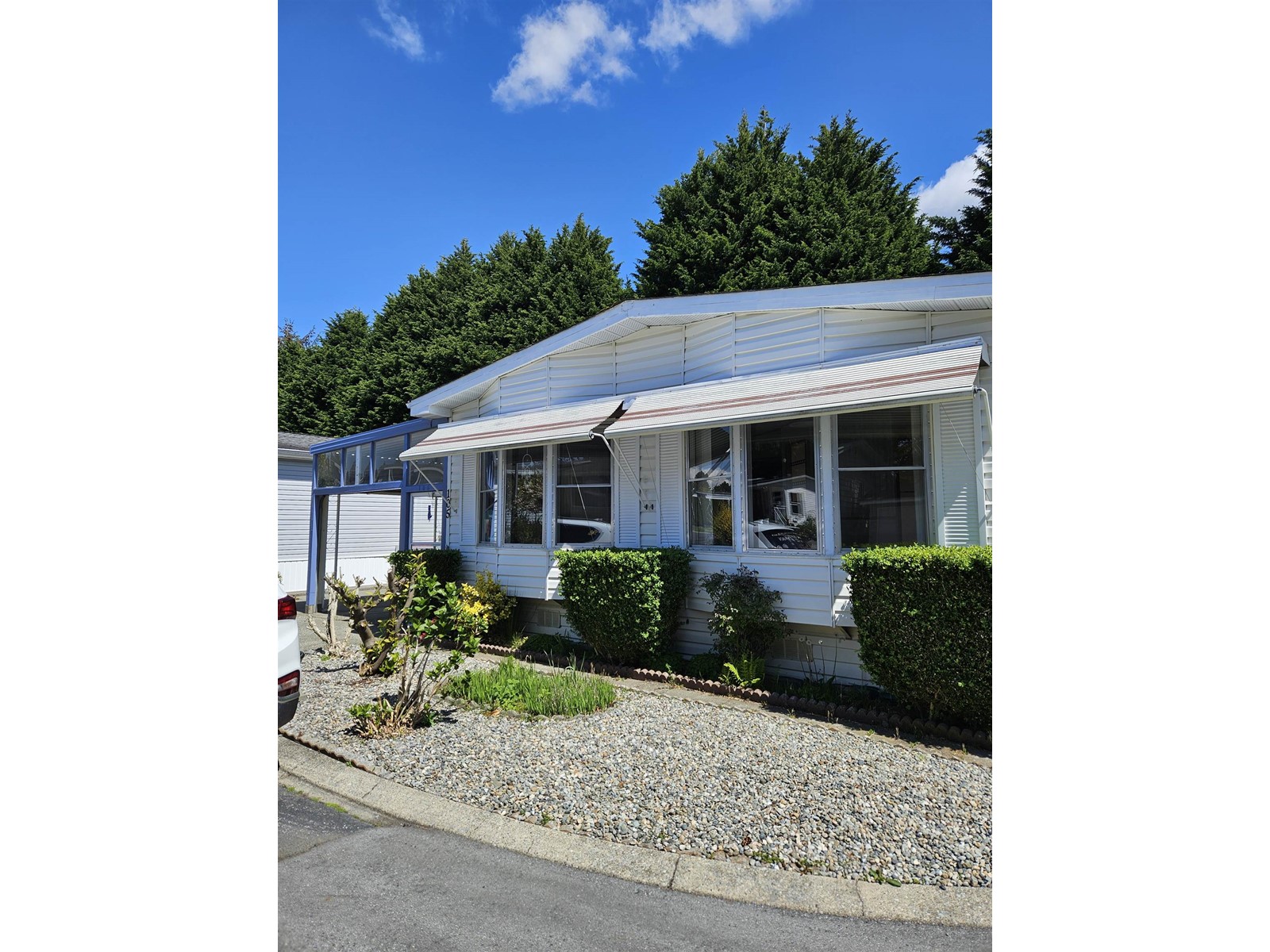105 2062 KING GEORGE HIGHWAY, surrey, British Columbia