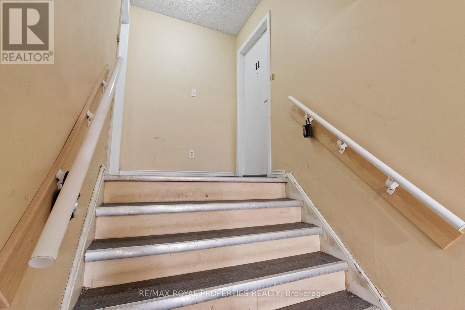 Property at 11 - 730 CEDAR STREET image 4