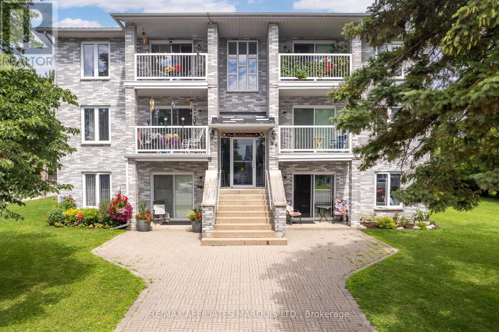 35 LOCHIEL STREET E, North Glengarry, Ontario