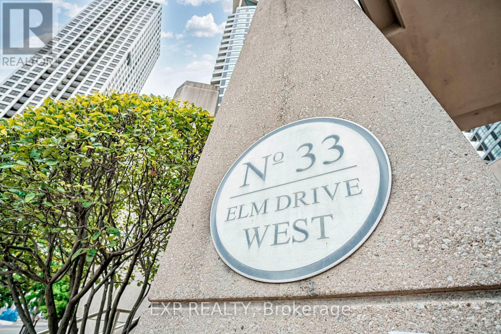 Property at 310 - 33 ELM DRIVE W image 2