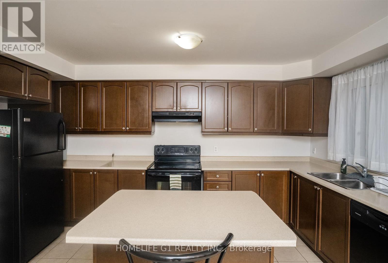 45 Betterton Crescent, Brampton, Ontario  L7A 0S6 - Photo 8 - W12034420