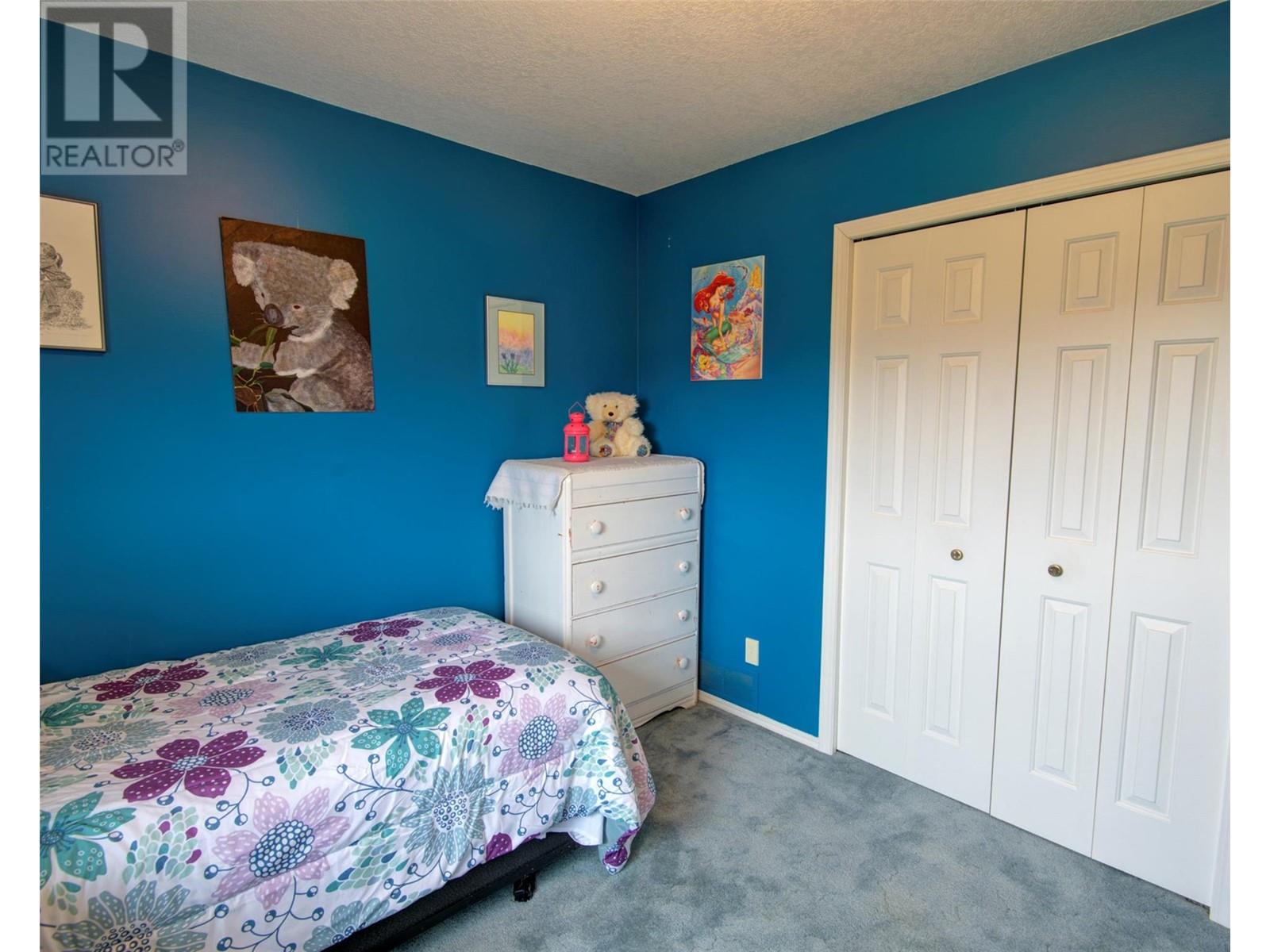 Property at 3009 Heritage Court image 3