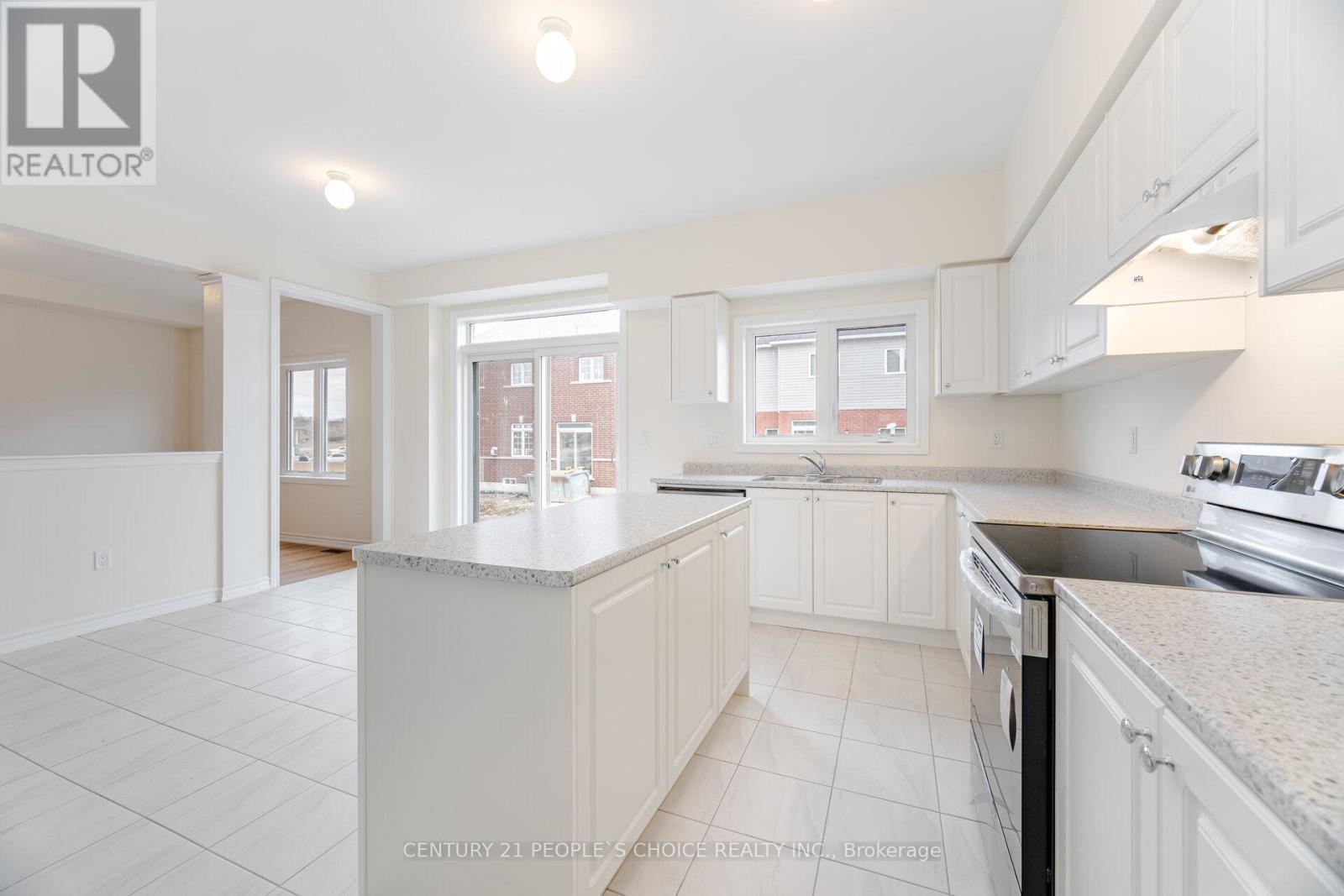 6 Grieve Avenue, Georgina, Ontario  L0E 1R0 - Photo 11 - N12035119