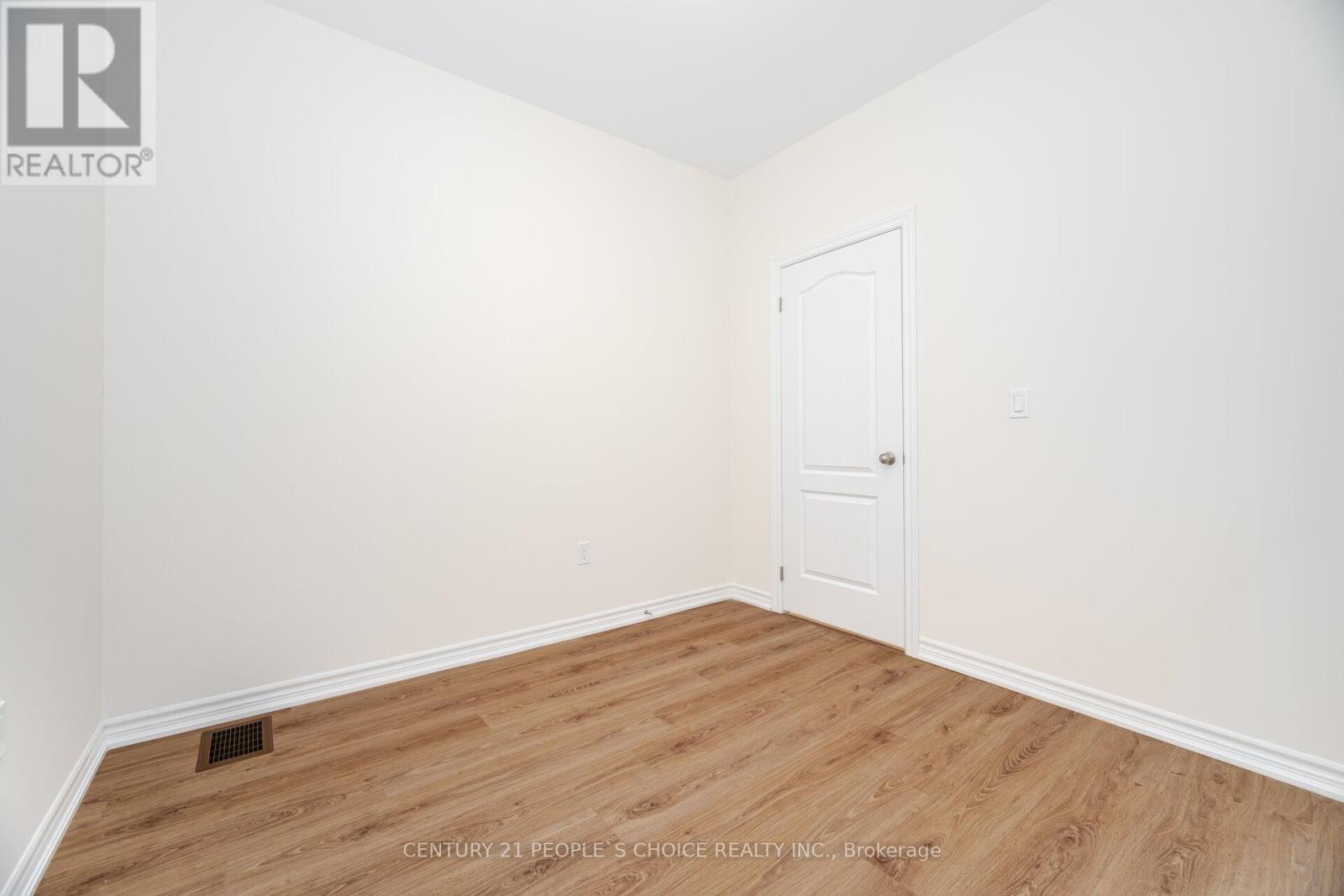 6 Grieve Avenue, Georgina, Ontario  L0E 1R0 - Photo 16 - N12035119