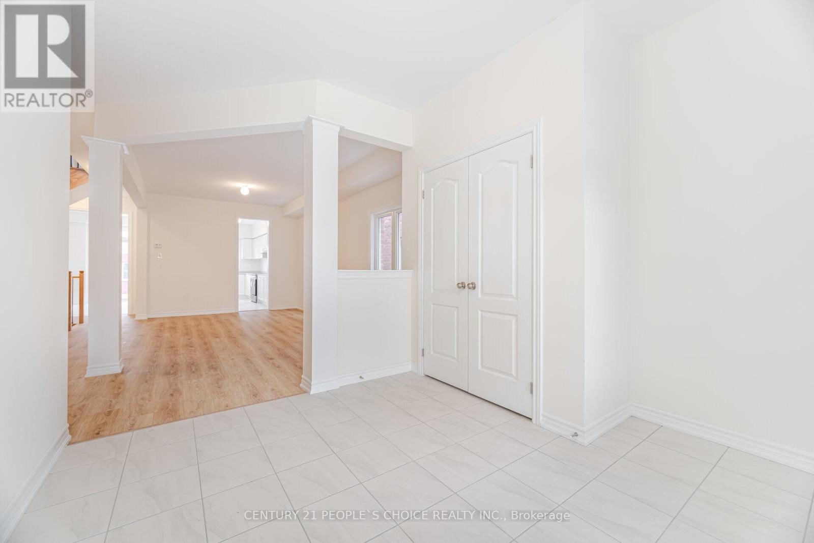 6 Grieve Avenue, Georgina, Ontario  L0E 1R0 - Photo 6 - N12035119