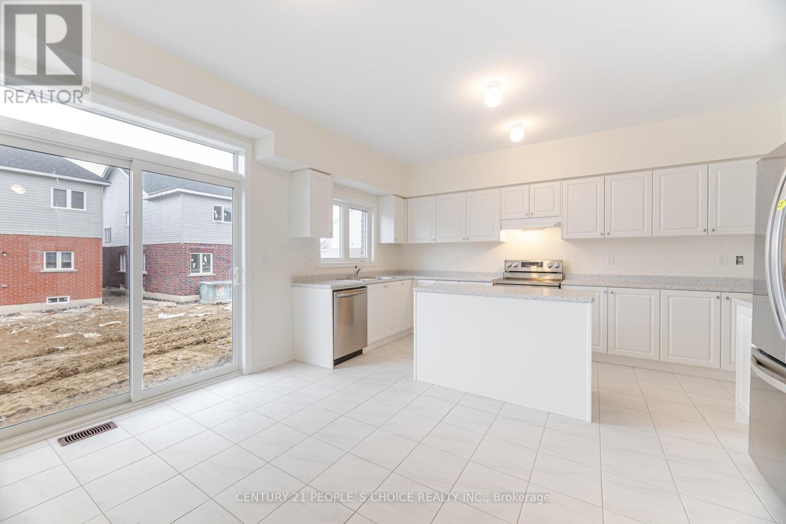 6 Grieve Avenue, Georgina, Ontario  L0E 1R0 - Photo 9 - N12035119