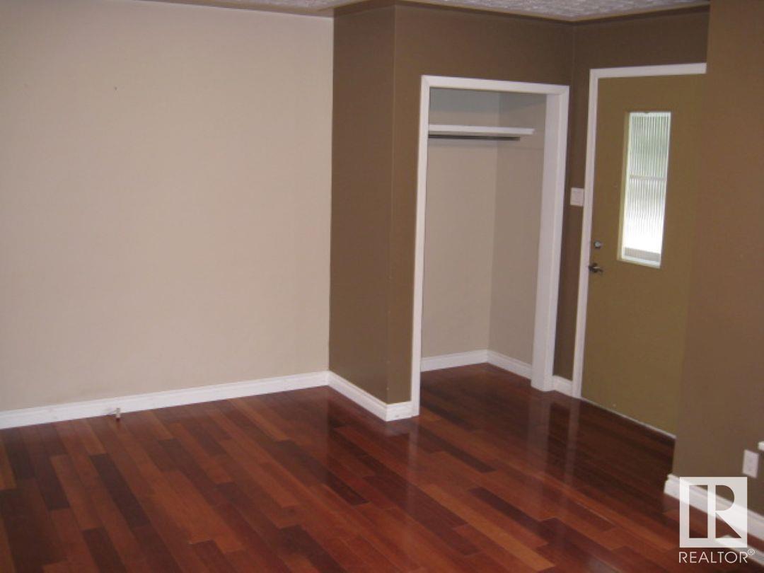 Property at 12720 135 AV NW image 4