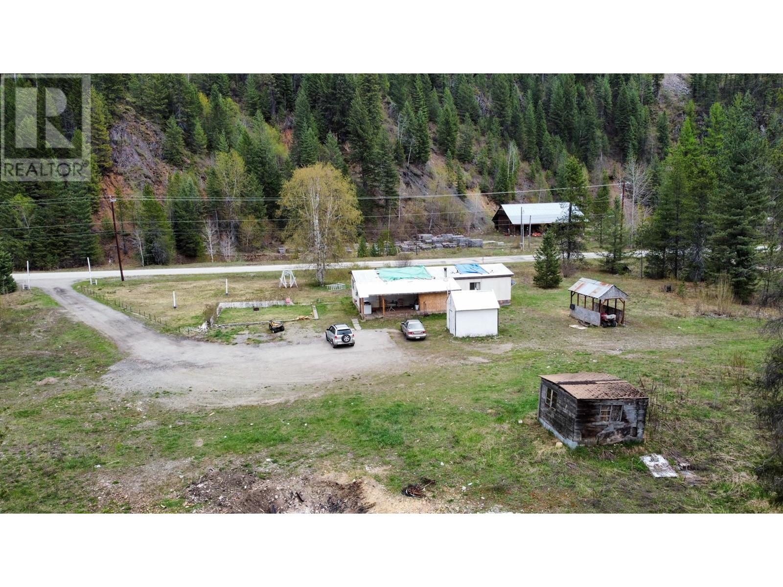 1978 Airport Road, Salmo, British Columbia  V0G 1Z0 - Photo 32 - 10339969