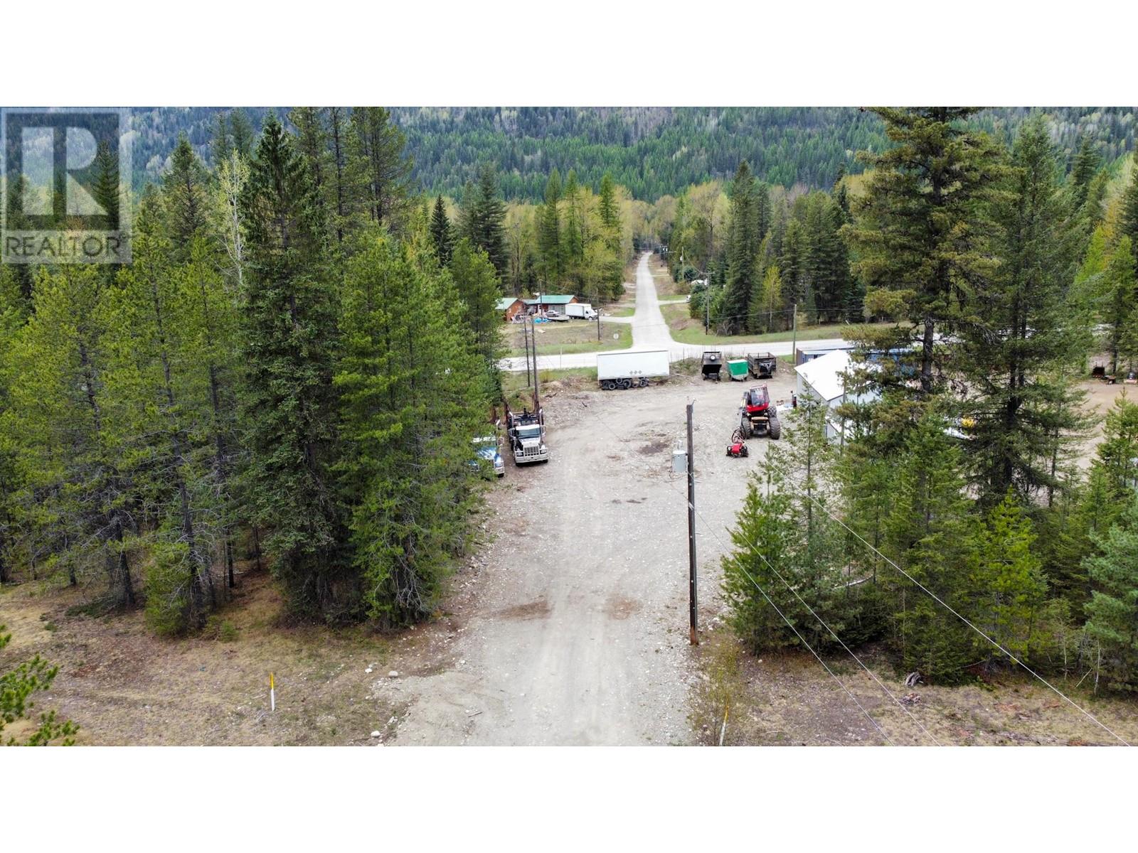 1978 Airport Road, Salmo, British Columbia  V0G 1Z0 - Photo 6 - 10339969