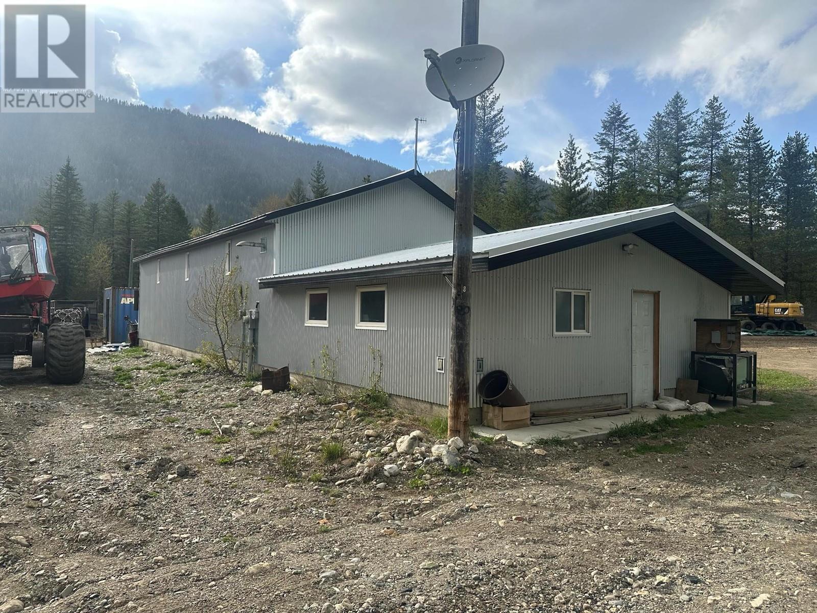 1978 Airport Road, Salmo, British Columbia  V0G 1Z0 - Photo 42 - 10339969