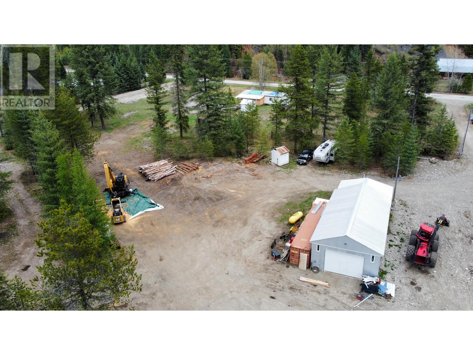 1978 Airport Road, Salmo, British Columbia  V0G 1Z0 - Photo 4 - 10339969