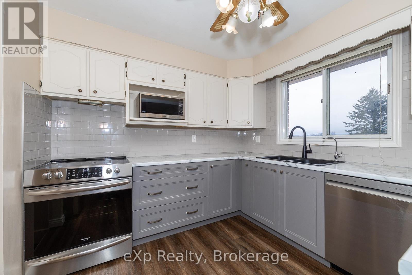 439607 Sydenham-Lakeshore Drive, Meaford, Ontario  N0H 1B0 - Photo 8 - X12035268