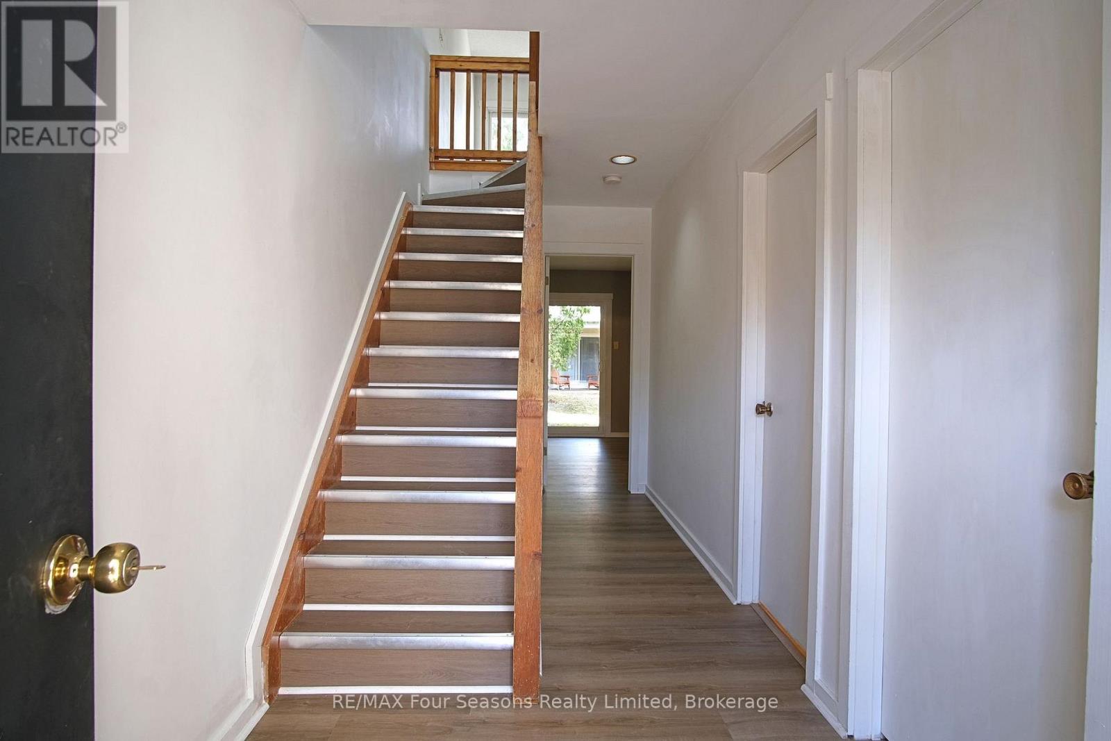 Property at 534 - 22 DAWSON DRIVE image 3