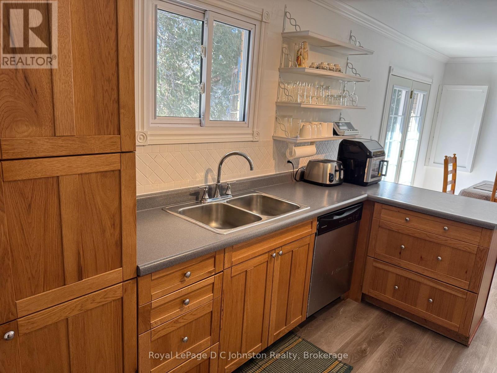 Property at 341 PALMERSTON STREET image 4