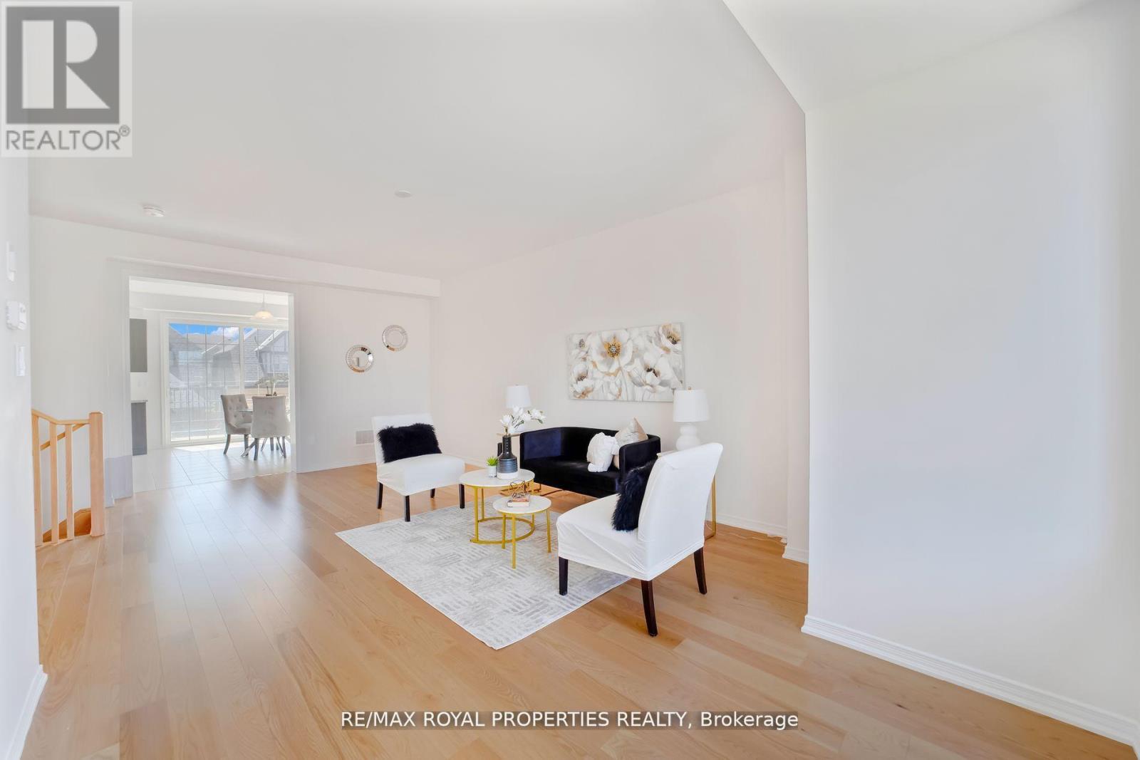 Property at 352 CORONATION ROAD image 5