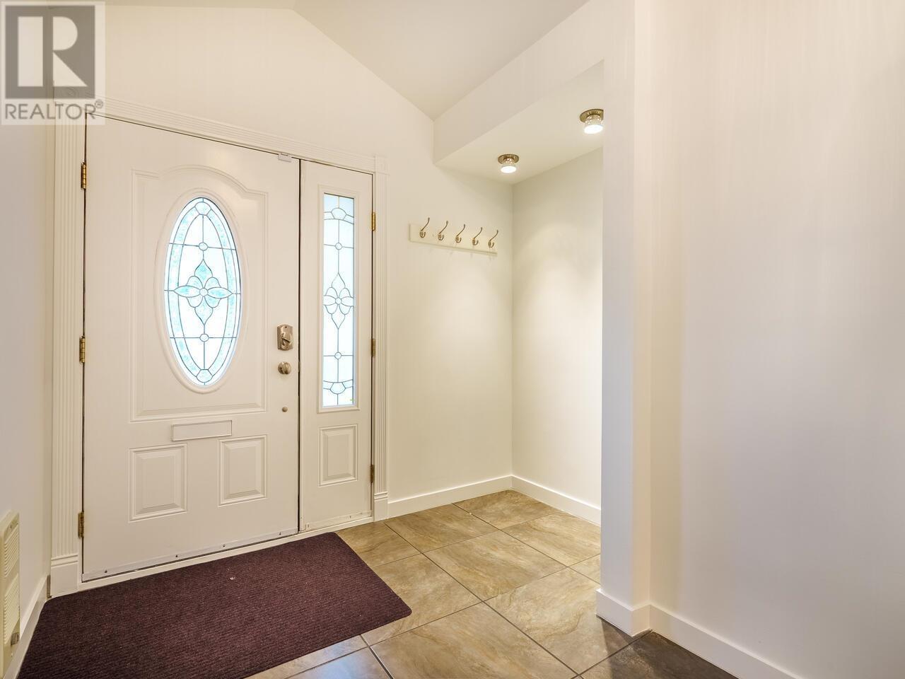 267 Chester Court, Coquitlam, British Columbia  V3K 5C2 - Photo 7 - R2978488