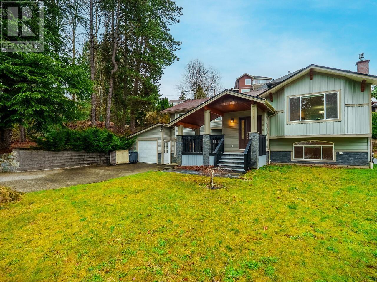 Property at 267 CHESTER COURT image 3