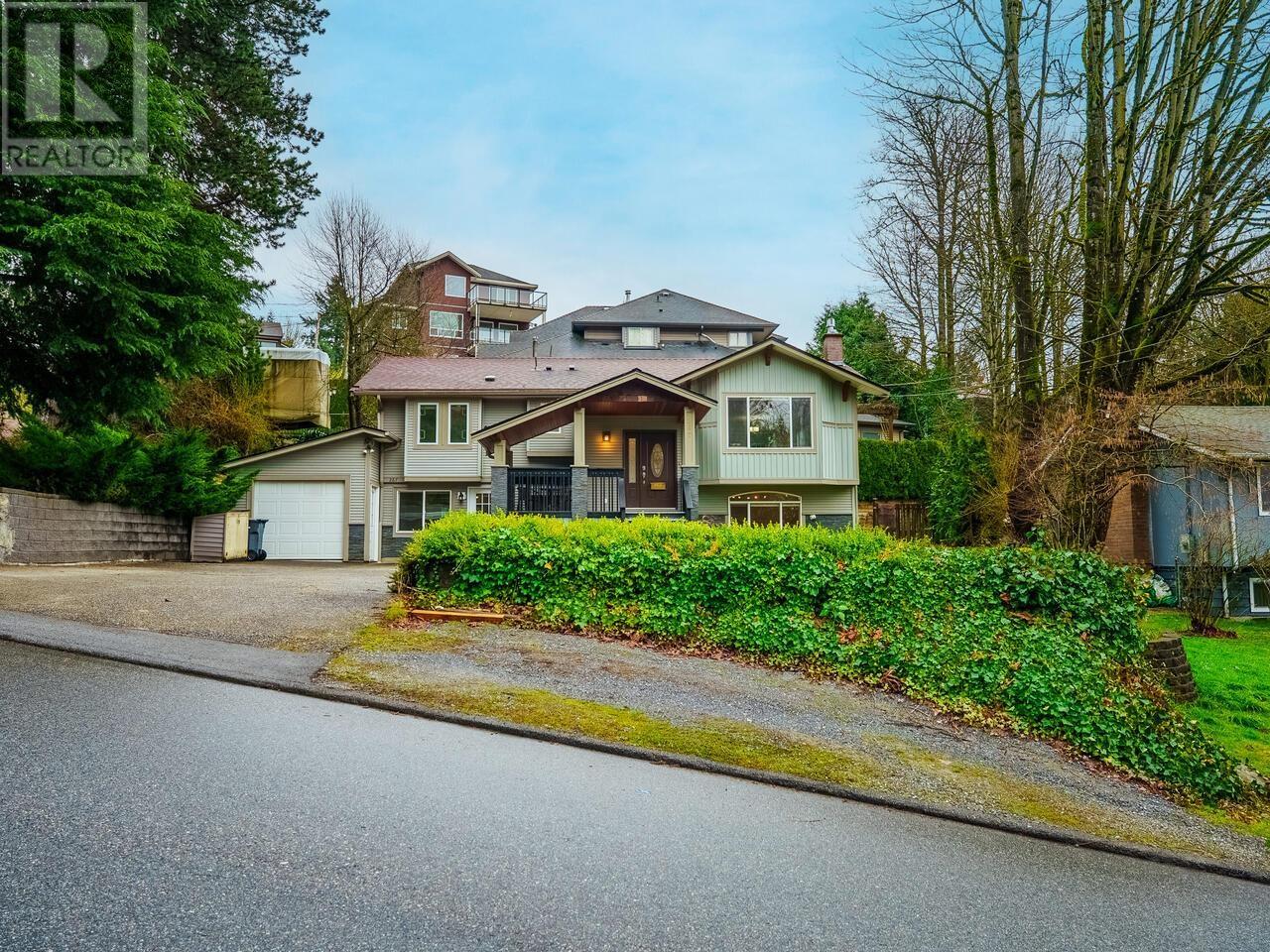 Property at 267 CHESTER COURT image 2