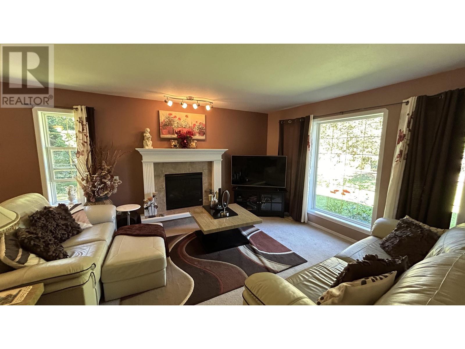 4775 Moneeyaw Road, 108 Mile Ranch, British Columbia  V0K 2Z0 - Photo 12 - R2980788