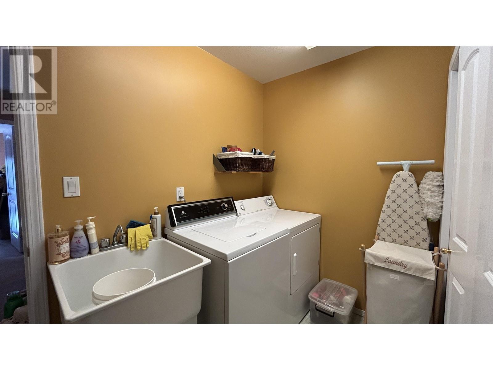 4775 Moneeyaw Road, 108 Mile Ranch, British Columbia  V0K 2Z0 - Photo 19 - R2980788