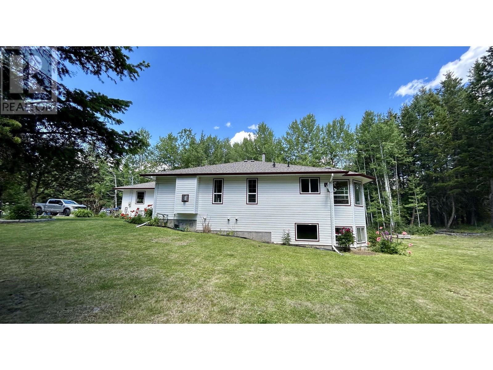 4775 Moneeyaw Road, 108 Mile Ranch, British Columbia  V0K 2Z0 - Photo 6 - R2980788
