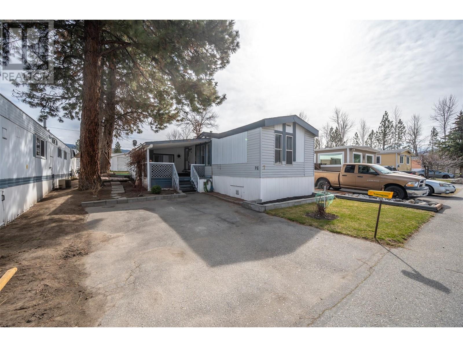 Property at 4505 McLean Creek Road Unit# E7 image 3