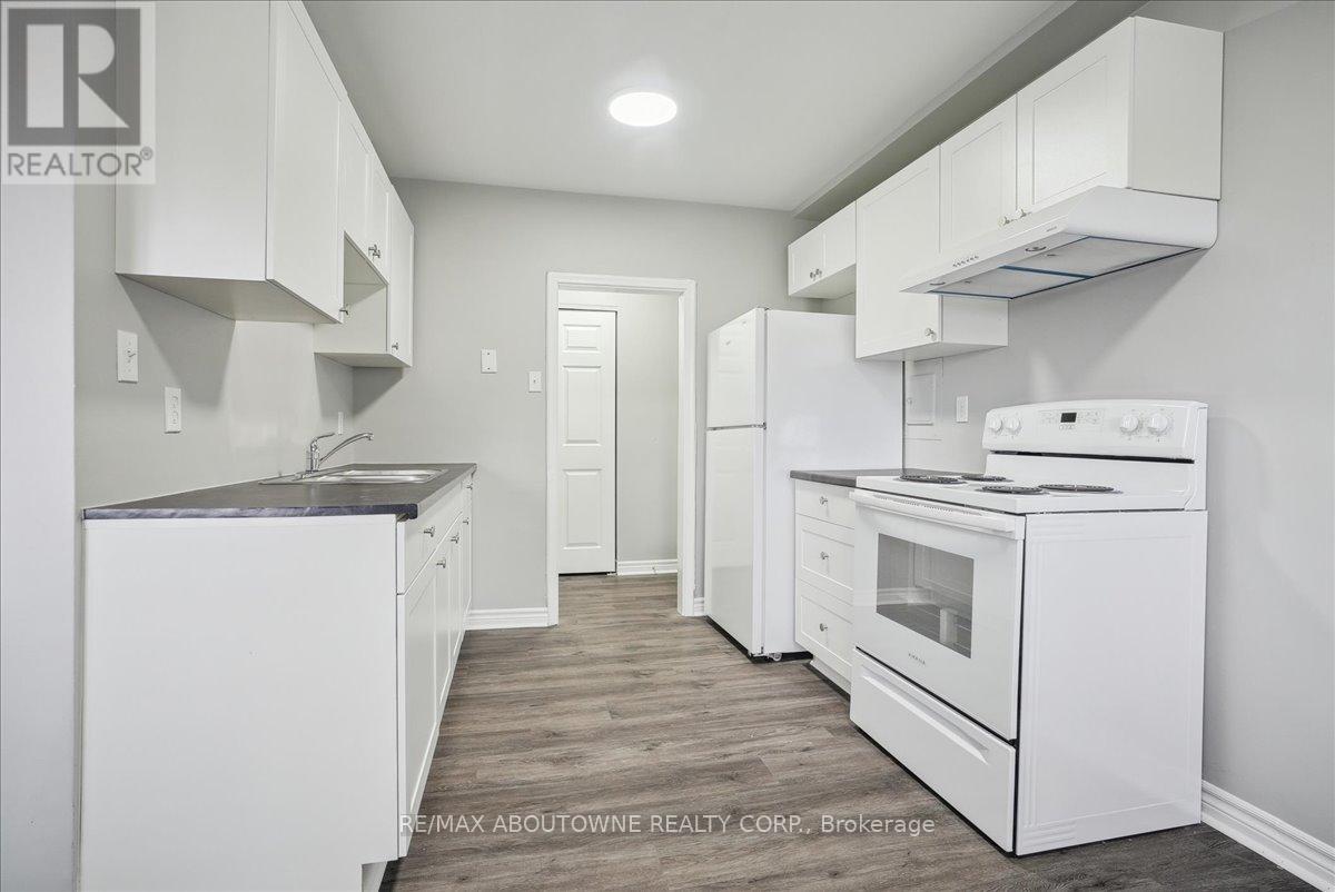 2 - 2354 Queensway Drive, Burlington, Ontario  L7R 3T3 - Photo 17 - W12035256