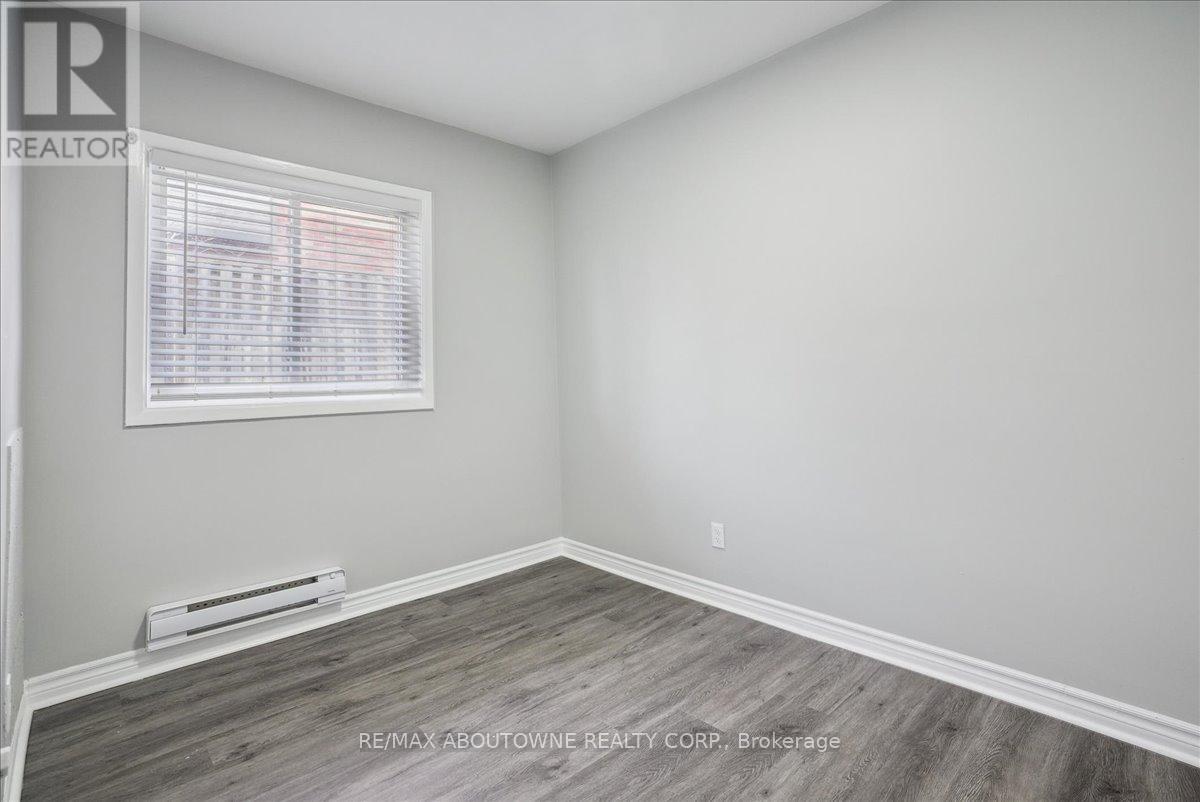 2 - 2354 Queensway Drive, Burlington, Ontario  L7R 3T3 - Photo 22 - W12035256