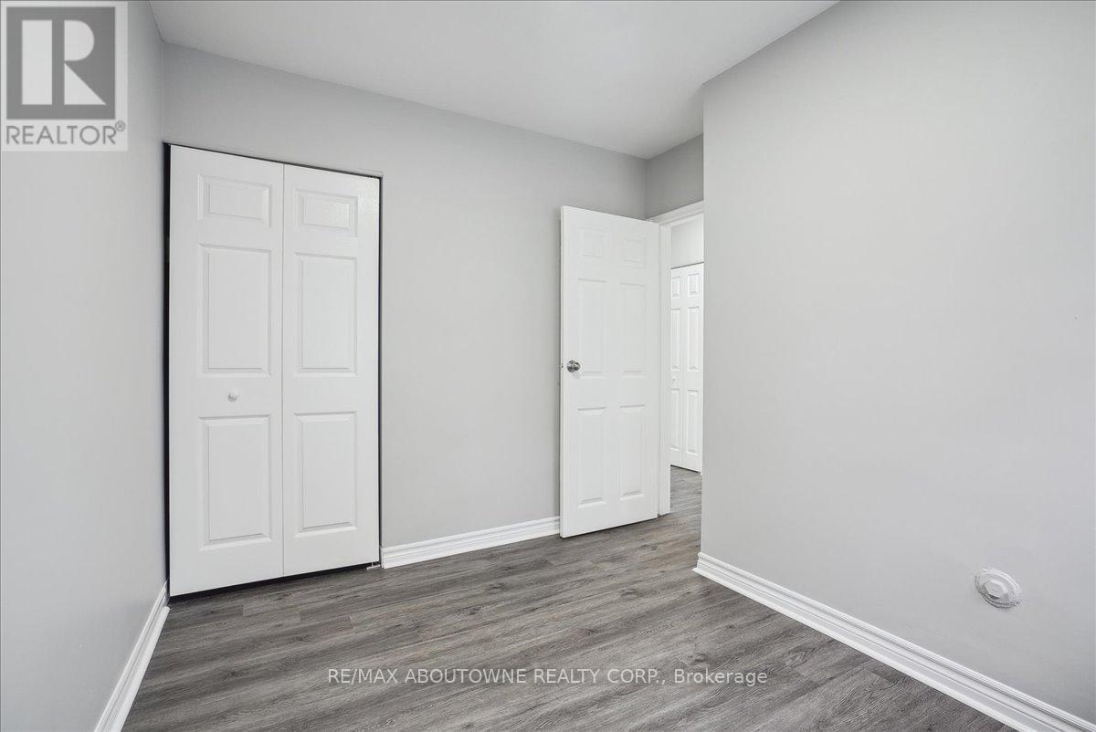 2 - 2354 Queensway Drive, Burlington, Ontario  L7R 3T3 - Photo 23 - W12035256