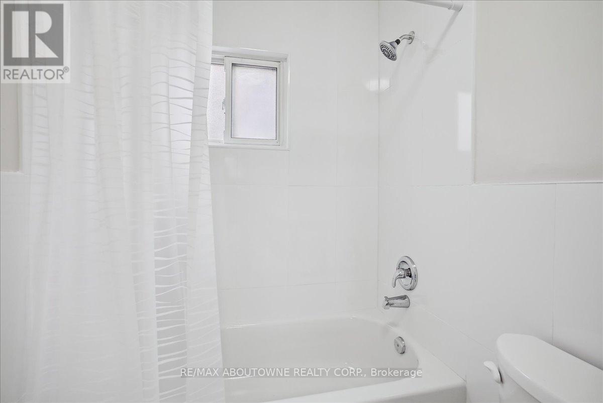 2 - 2354 Queensway Drive, Burlington, Ontario  L7R 3T3 - Photo 25 - W12035256