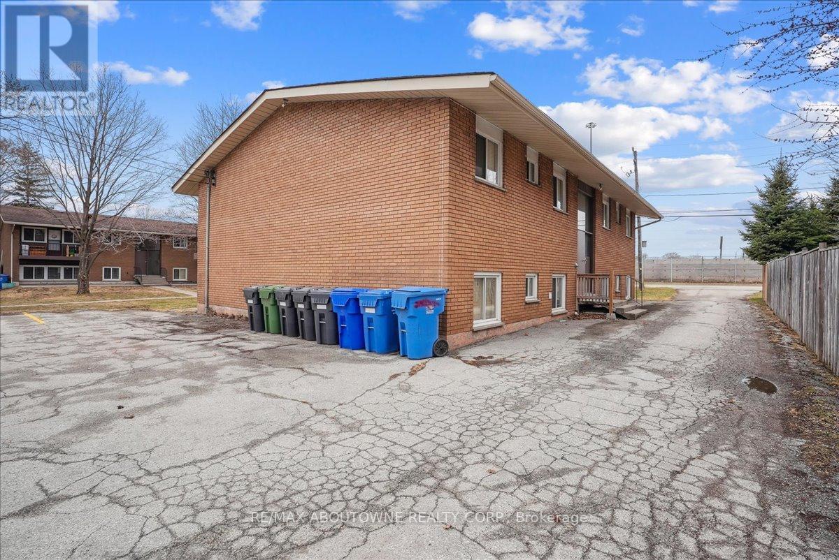 2 - 2354 Queensway Drive, Burlington, Ontario  L7R 3T3 - Photo 26 - W12035256