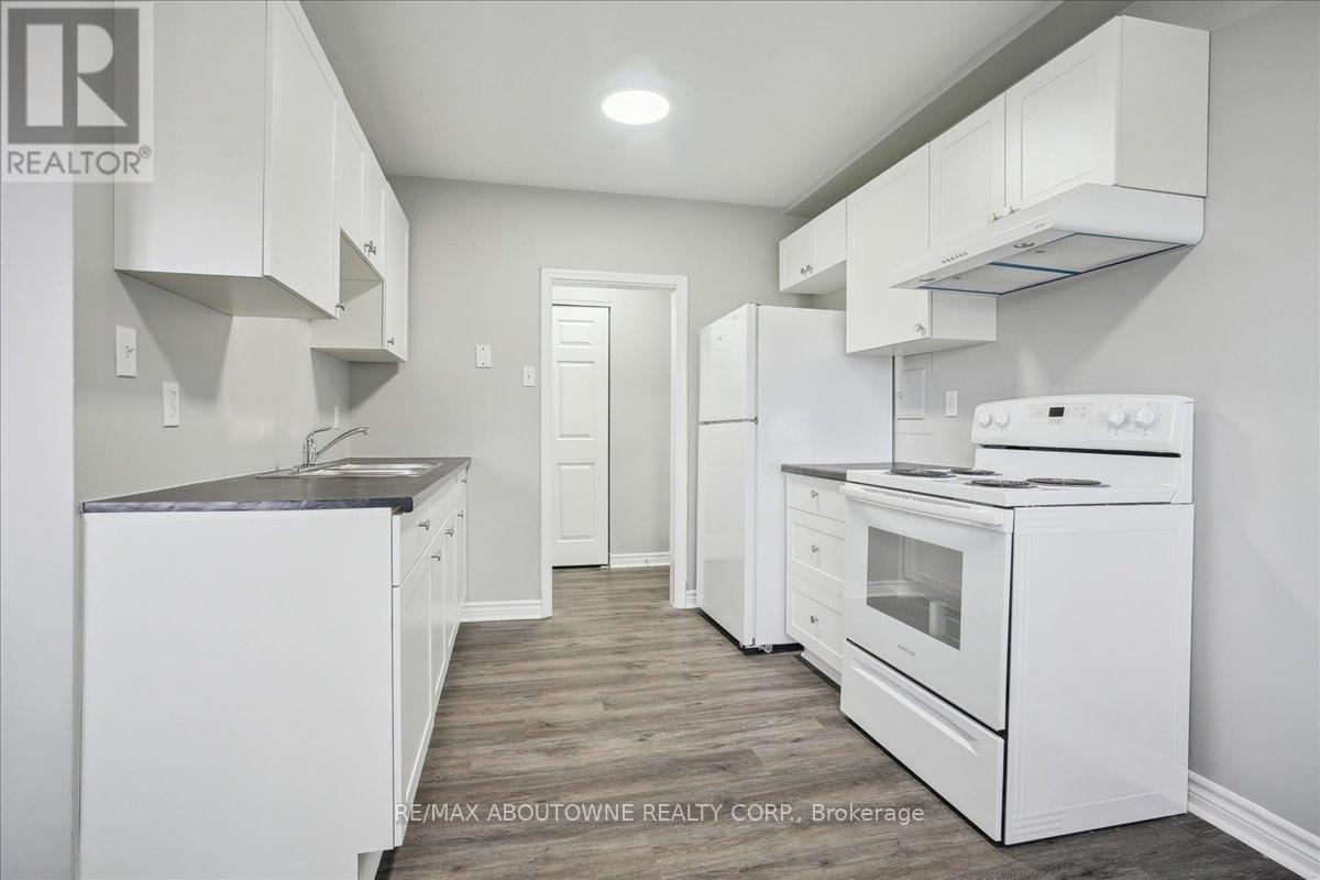 2 - 2354 Queensway Drive, Burlington, Ontario  L7R 3T3 - Photo 33 - W12035256