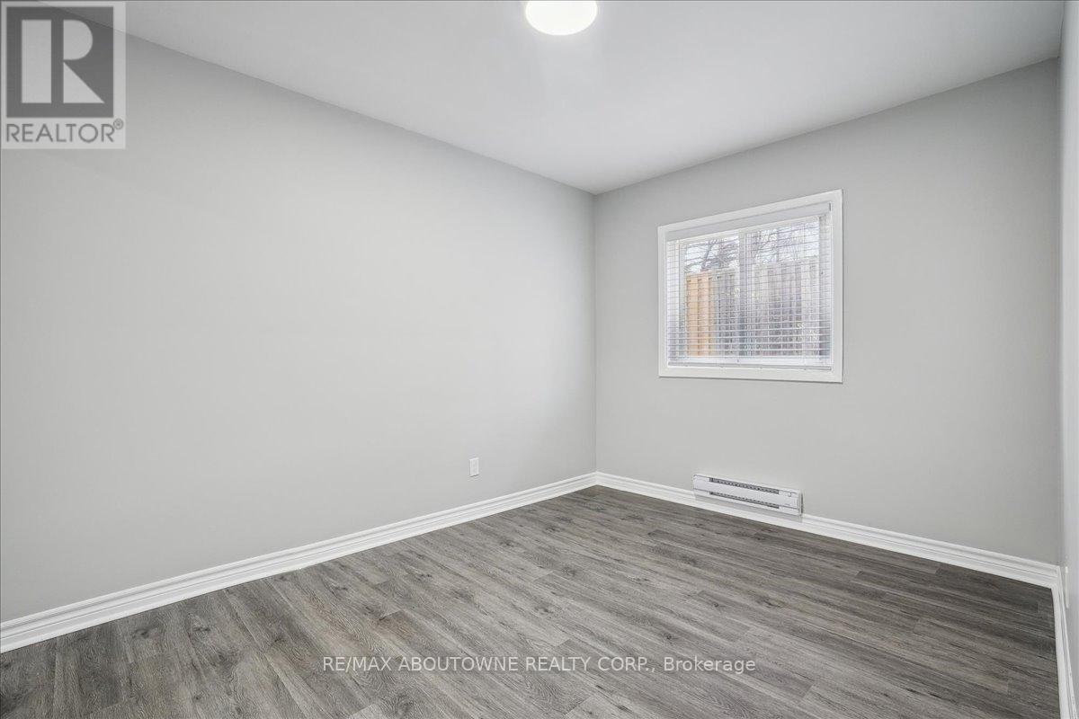 2 - 2354 Queensway Drive, Burlington, Ontario  L7R 3T3 - Photo 36 - W12035256