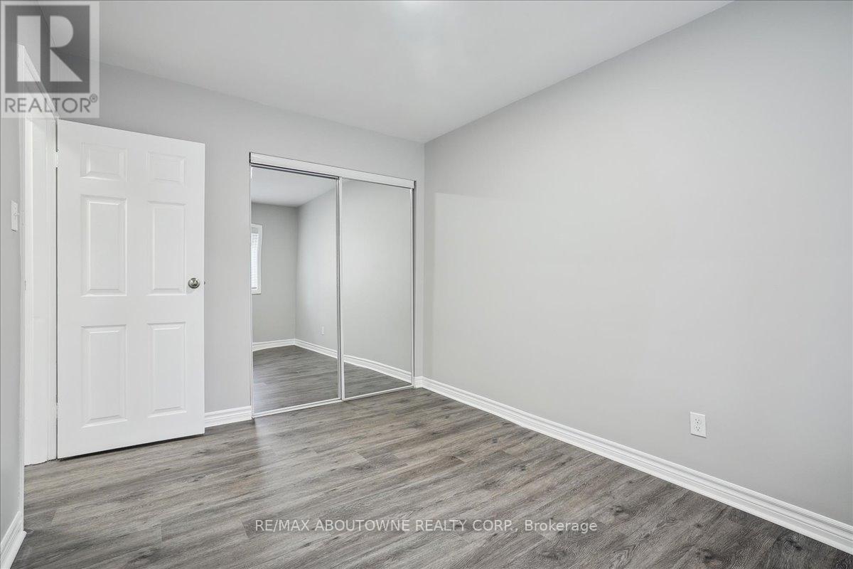 2 - 2354 Queensway Drive, Burlington, Ontario  L7R 3T3 - Photo 37 - W12035256