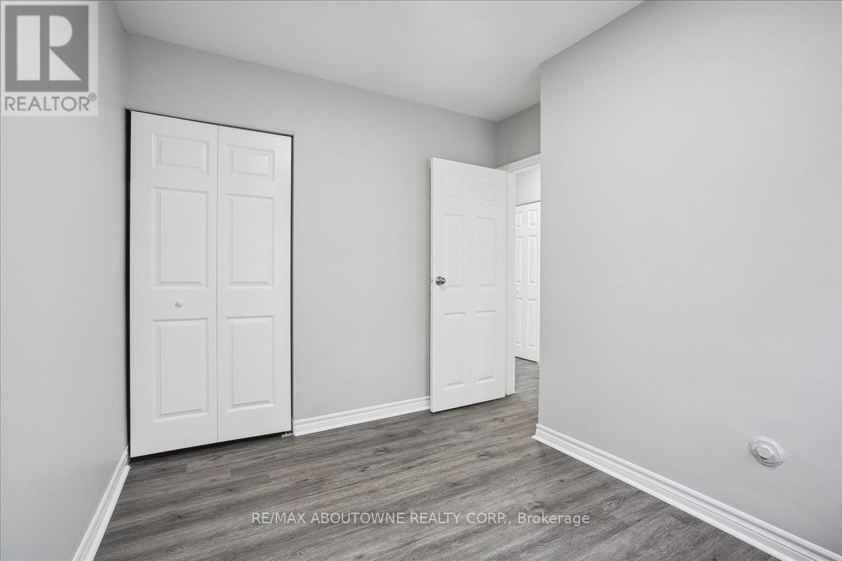 2 - 2354 Queensway Drive, Burlington, Ontario  L7R 3T3 - Photo 39 - W12035256