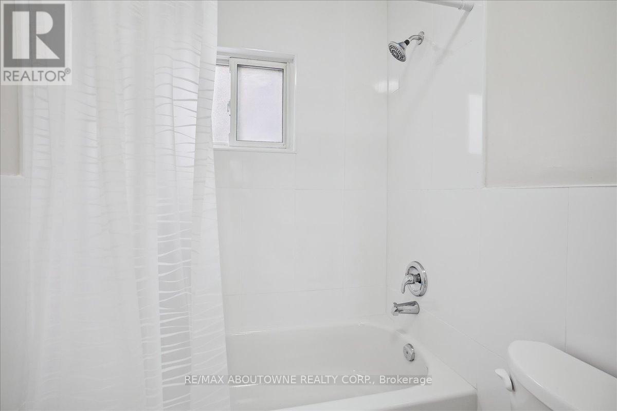 2 - 2354 Queensway Drive, Burlington, Ontario  L7R 3T3 - Photo 41 - W12035256