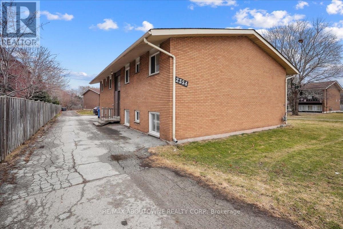 2 - 2354 Queensway Drive, Burlington, Ontario  L7R 3T3 - Photo 45 - W12035256