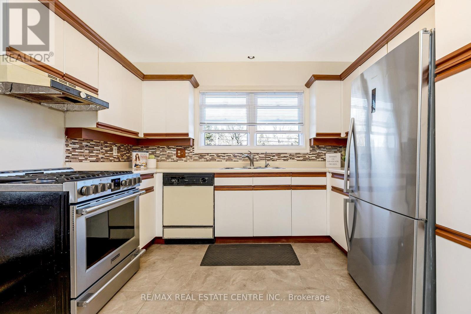 338 5 Concession W, Hamilton, Ontario  L0R 1V0 - Photo 10 - X12035252