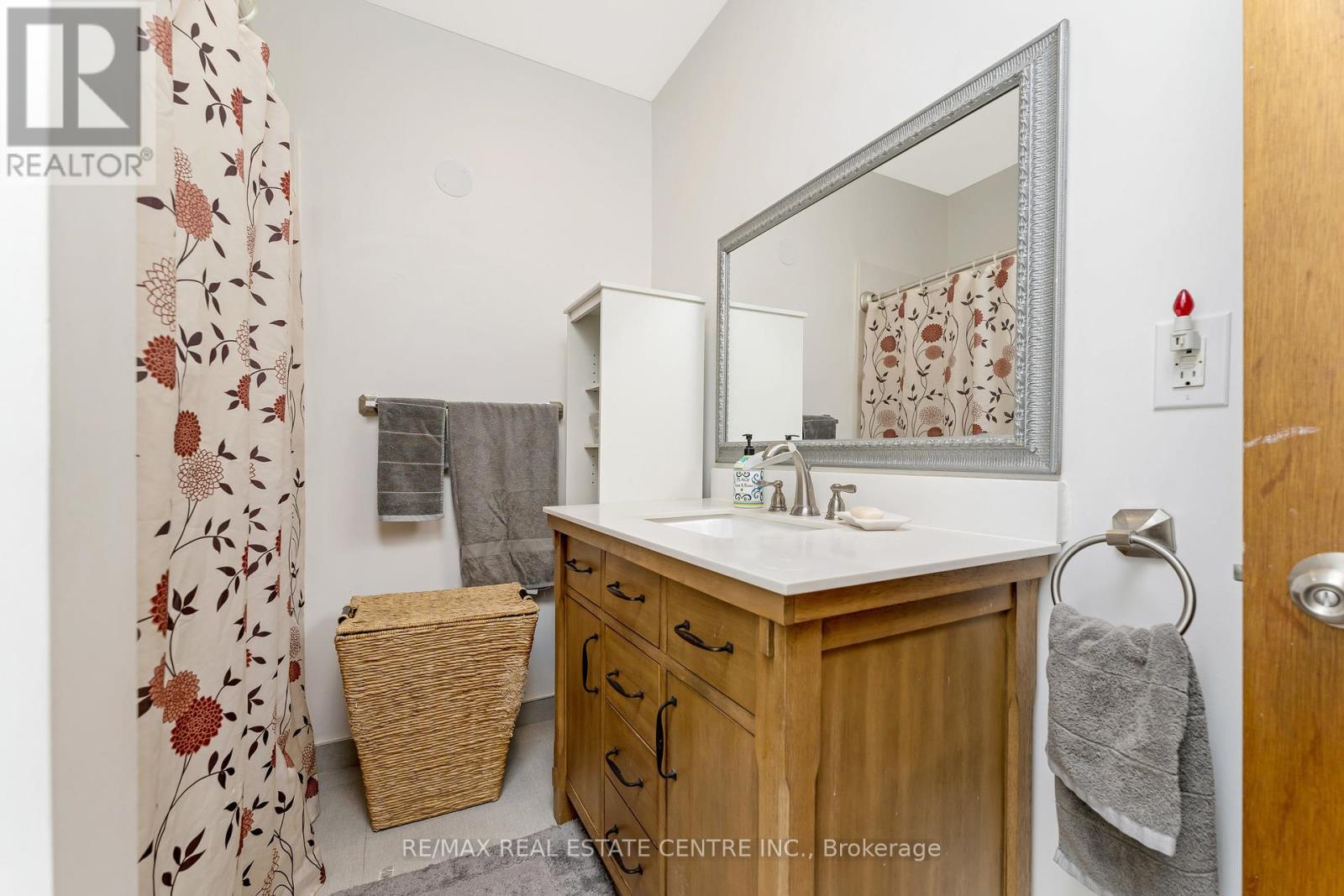 338 5 Concession W, Hamilton, Ontario  L0R 1V0 - Photo 13 - X12035252