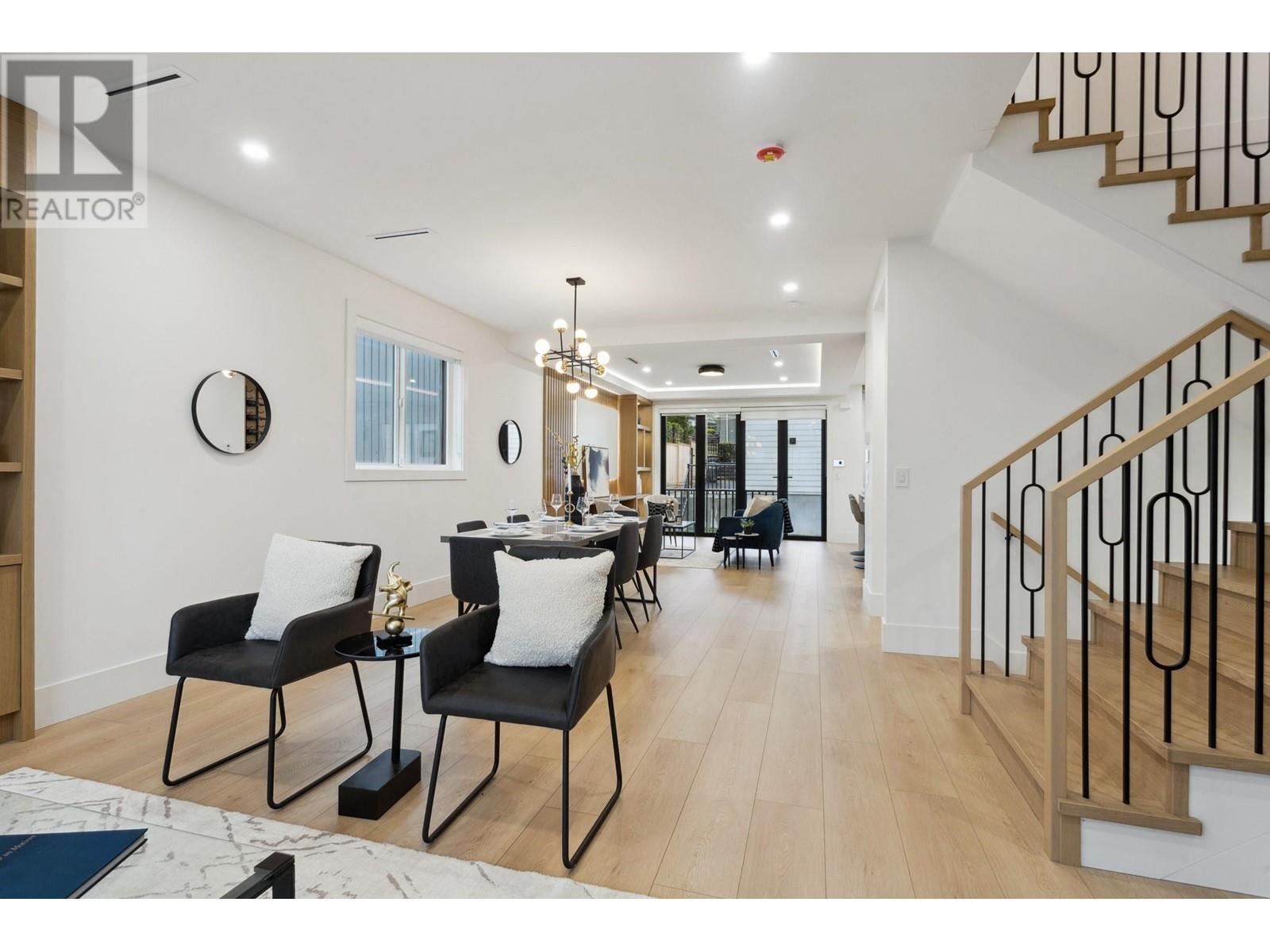 Listing Picture 4 of 40 : SL1 5715 FORGLEN DRIVE, Burnaby / 本拿比 - 魯藝地產 Yvonne Lu Group - MLS Medallion Club Member