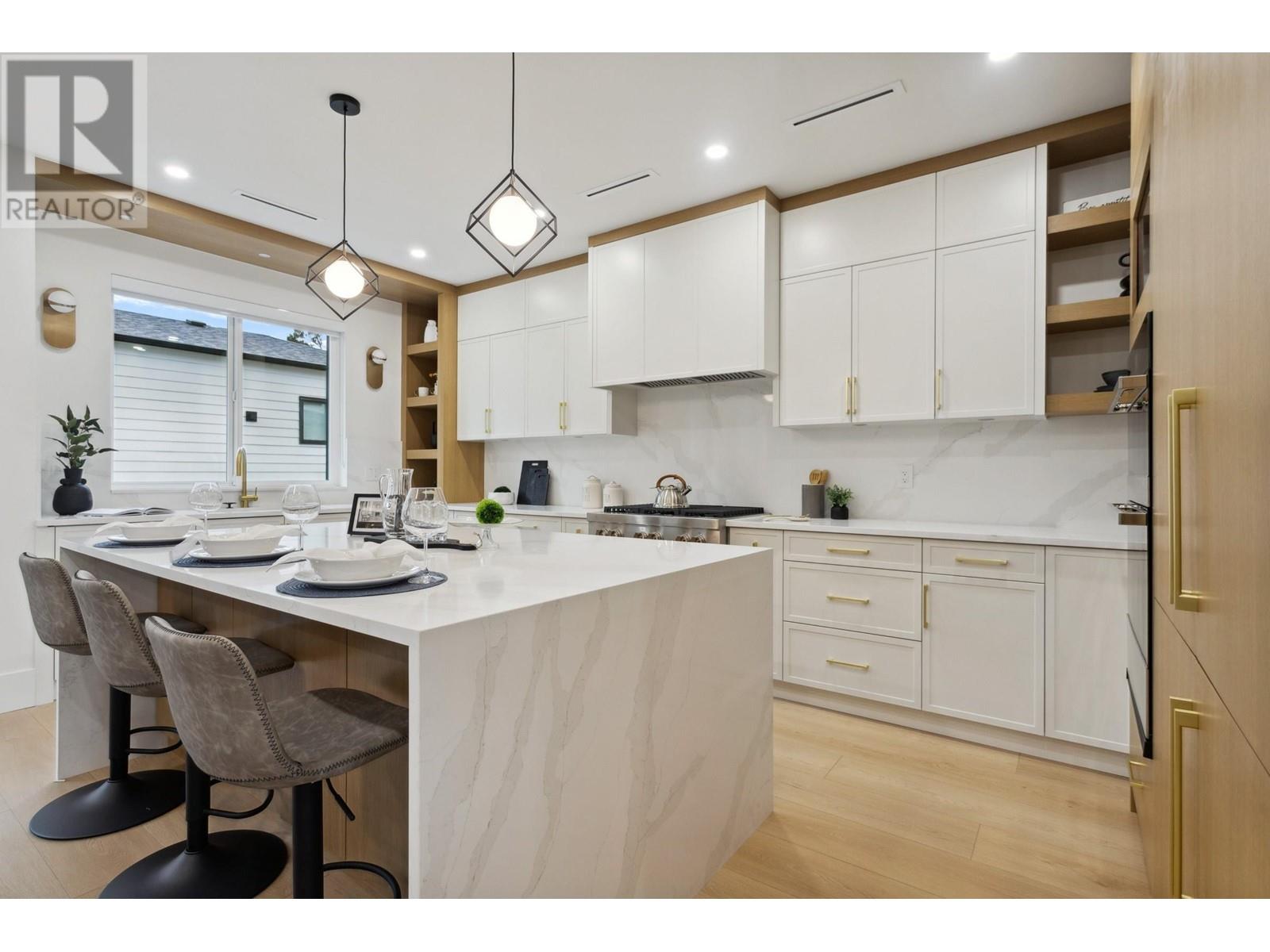 Listing Picture 9 of 40 : SL1 5715 FORGLEN DRIVE, Burnaby / 本拿比 - 魯藝地產 Yvonne Lu Group - MLS Medallion Club Member