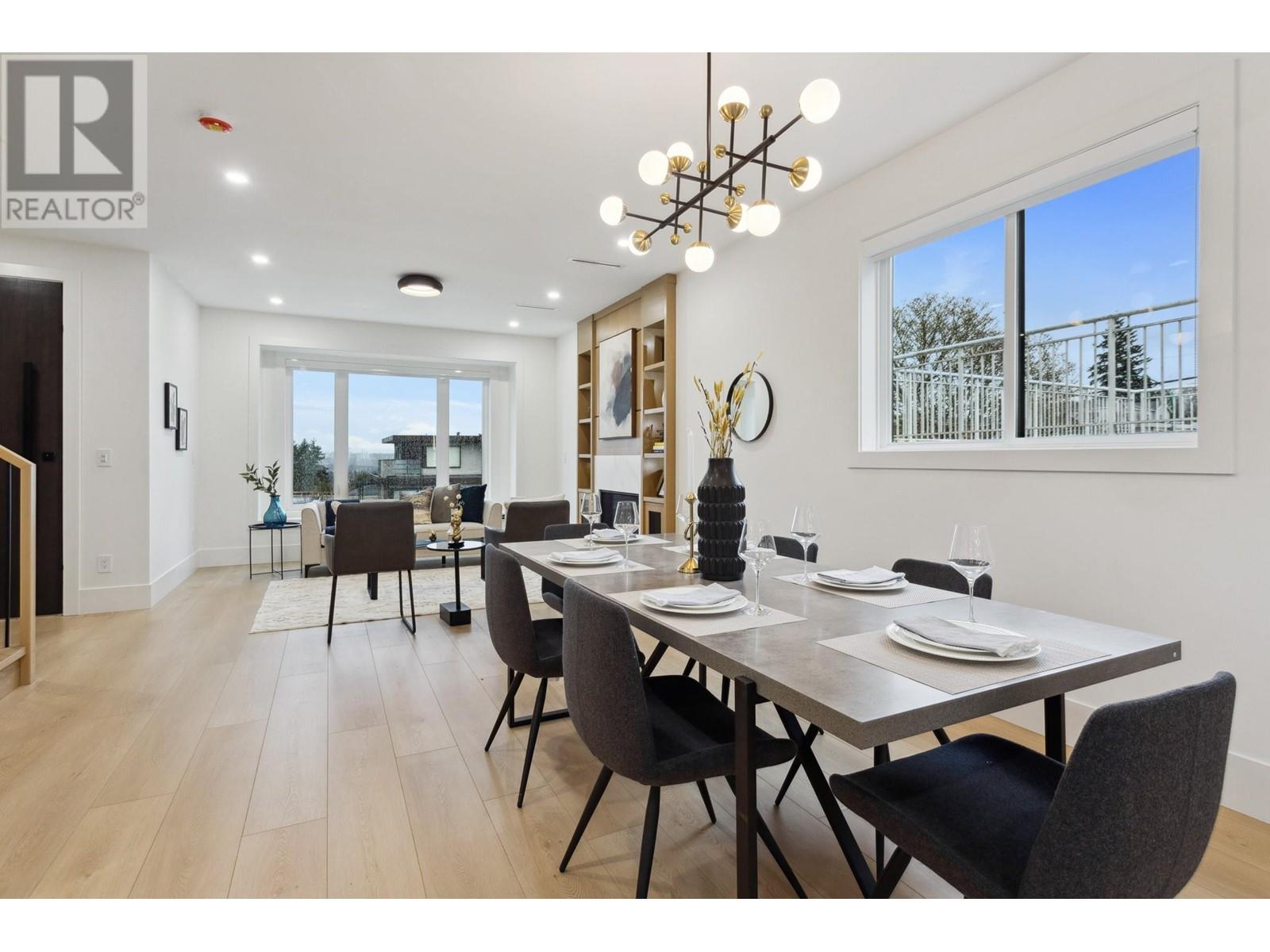 Listing Picture 5 of 40 : SL1 5715 FORGLEN DRIVE, Burnaby / 本拿比 - 魯藝地產 Yvonne Lu Group - MLS Medallion Club Member