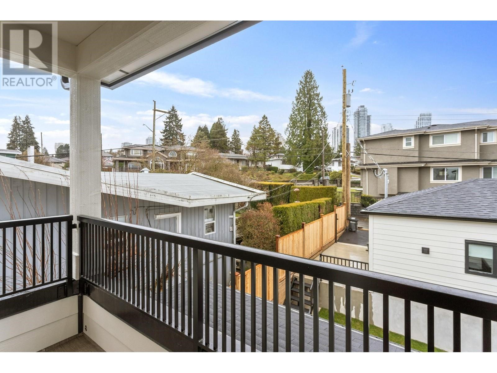 Listing Picture 24 of 40 : SL1 5715 FORGLEN DRIVE, Burnaby / 本拿比 - 魯藝地產 Yvonne Lu Group - MLS Medallion Club Member