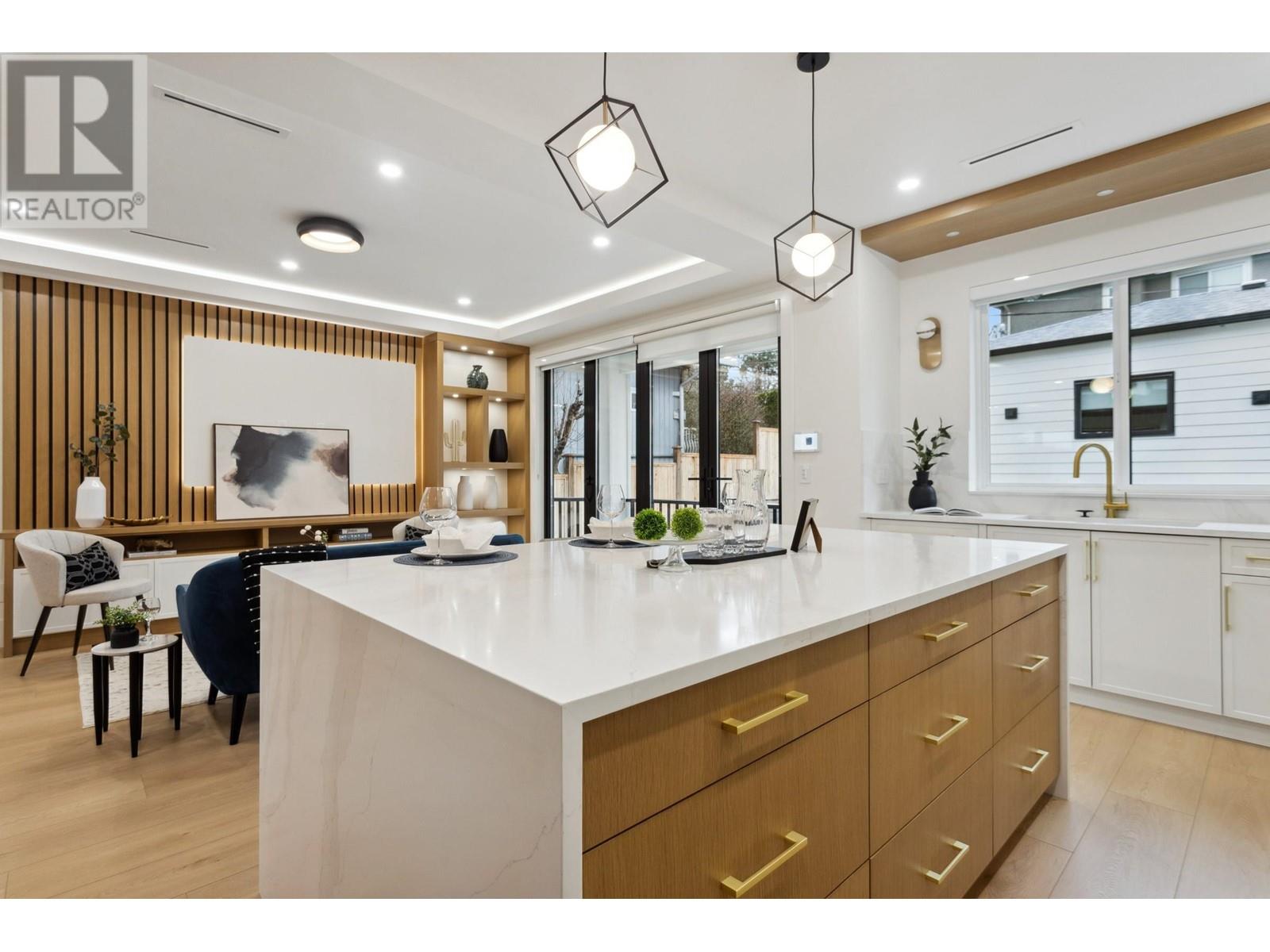 Listing Picture 10 of 40 : SL1 5715 FORGLEN DRIVE, Burnaby / 本拿比 - 魯藝地產 Yvonne Lu Group - MLS Medallion Club Member