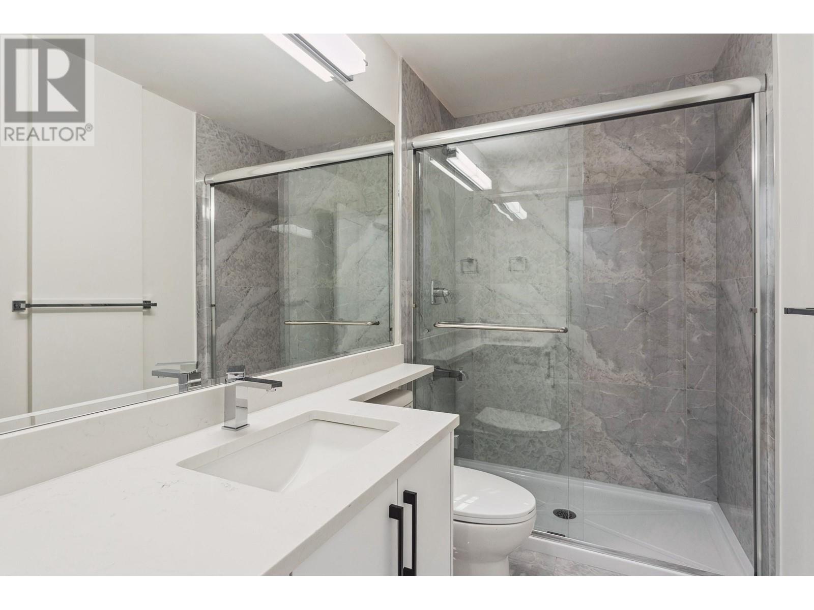 Listing Picture 37 of 40 : SL1 5715 FORGLEN DRIVE, Burnaby / 本拿比 - 魯藝地產 Yvonne Lu Group - MLS Medallion Club Member