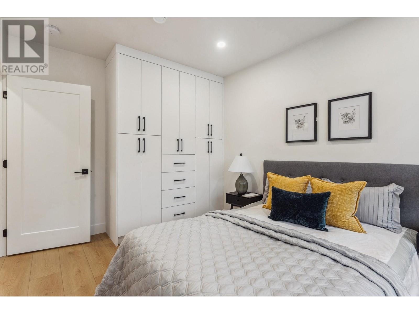 Listing Picture 23 of 40 : SL1 5715 FORGLEN DRIVE, Burnaby / 本拿比 - 魯藝地產 Yvonne Lu Group - MLS Medallion Club Member