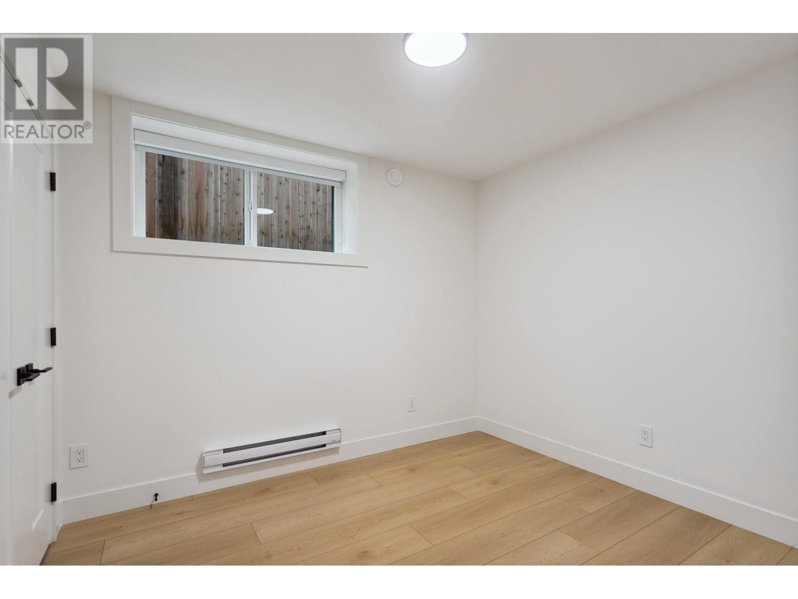 Listing Picture 34 of 40 : SL1 5715 FORGLEN DRIVE, Burnaby / 本拿比 - 魯藝地產 Yvonne Lu Group - MLS Medallion Club Member