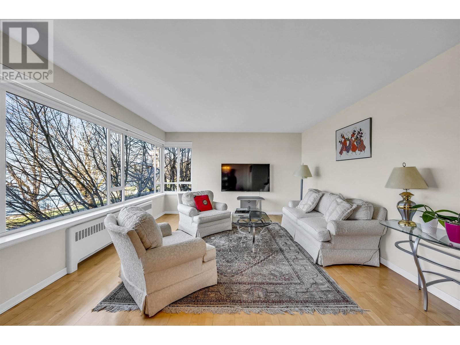 Listing Picture 5 of 35 : 201 1949 BEACH AVENUE, Vancouver / 溫哥華 - 魯藝地產 Yvonne Lu Group - MLS Medallion Club Member